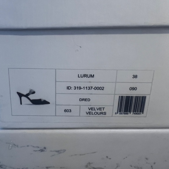 MANOLO BLAHNIK - LURUM - Burgundy VELVET Crystal Embellished - Picture 16 of 16